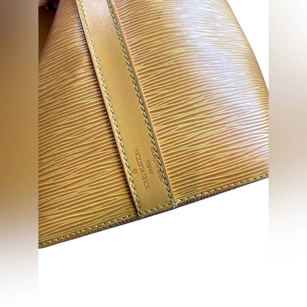 Louis Vuitton Epi Yellow‎ Shoulder Bag - Picture 8 of 13
